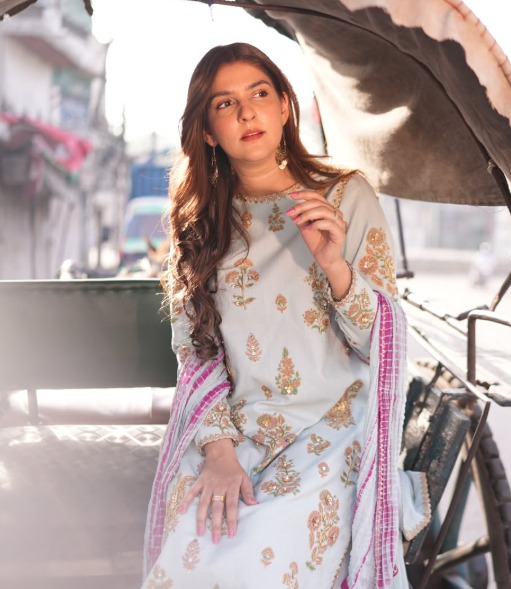 Momina Sundas
